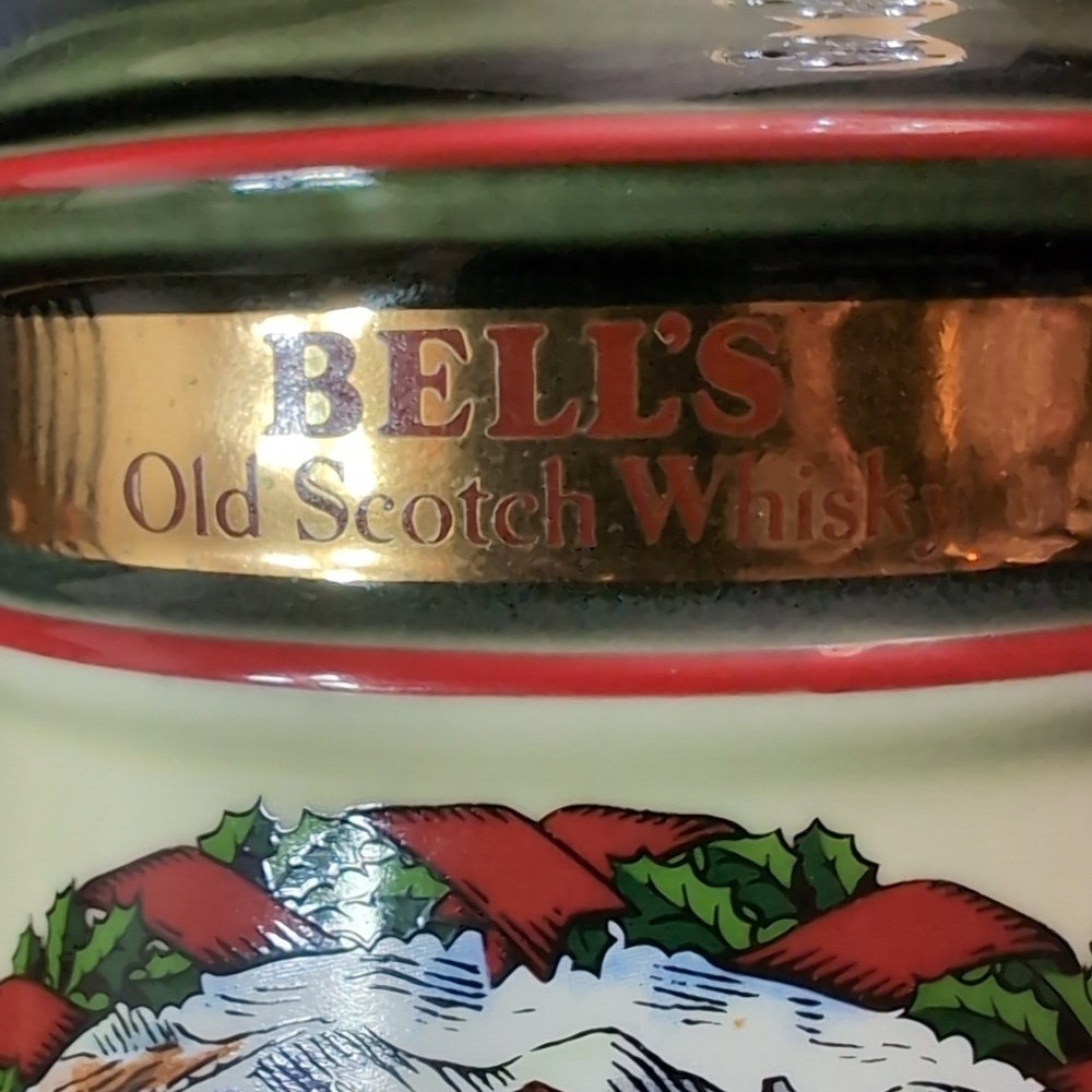 VGT 95  Bells Old Scotch Whisky Bottle Porcelain. - Picture 4 of 13